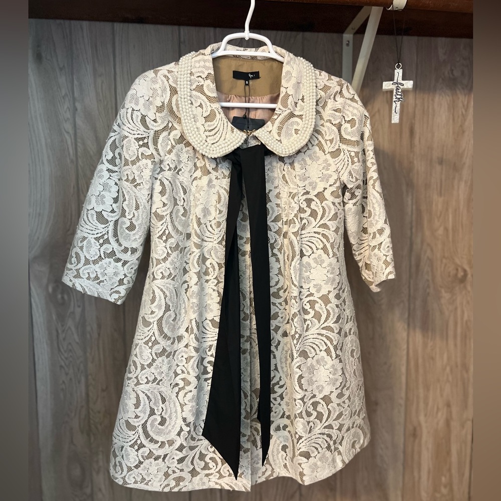 Ryu Lace Jacket with BowToe